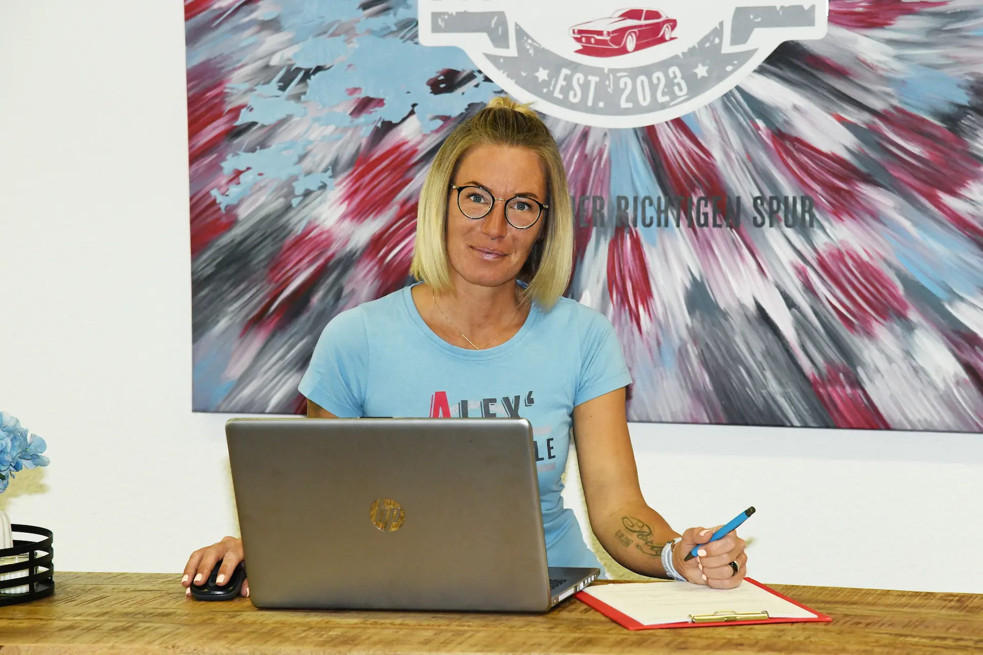 Porträt von Caro Meyer, Alex' Fahrschule